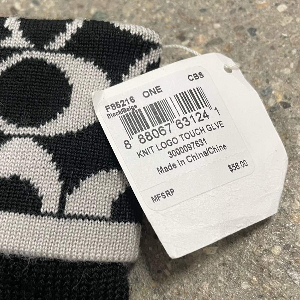 NWT Coach New York Signature Logo Wool Blend Beanie Cap & Gloves - Picture 5 of 10